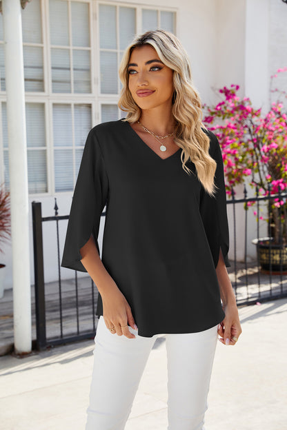 LEINA™ LOOSE AND AIRY V-NECK TOP